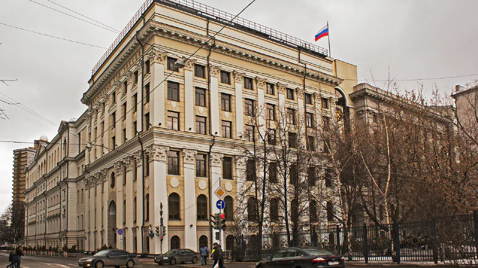 อาคารศาลฎีกาแห่งสหพันธรัฐรัสเซีย (Supreme Court of the Russian Federation) บนถนน Povarskaya ในมอสโก ภาพ: Ilya Otkalo / Wikimedia Commons (CC BY 3.0)