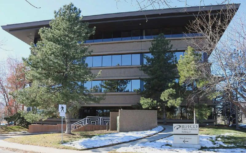 Headquarters of Jefferson County Public Schools (Jeffco Public Schools) in Golden, Colorado. Photo: Jeffrey Beall / Wikimedia Commons (CC BY 4.0)