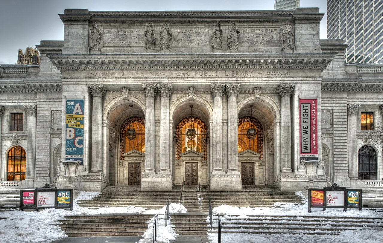 The Stephen A. Schwarzman Building of the New York Public Library on Fifth Avenue in Manhattan. Photo: [Bestbudbrian / Wikimedia Commons](https://commons.wikimedia.org/wiki/File:N.Y._Public_Library_-_Schwarzman_Bldg._-_exterior.jpg) (CC BY-SA 3.0)