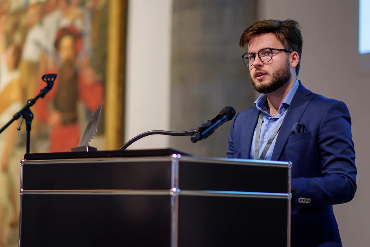 Bart Staszewski pada acara penyerahan penghargaan di Swiss, 14 Oktober 2019. Foto: PullBear / Wikimedia Commons, CC BY-SA 4.0.