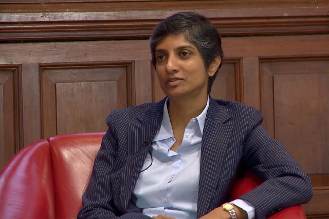 Menaka Guruswamy se convierte en la primera mujer abiertamente lesbiana en la historia del parlamento de la India. Fue elegida por un partido bengalí nacionalista regional