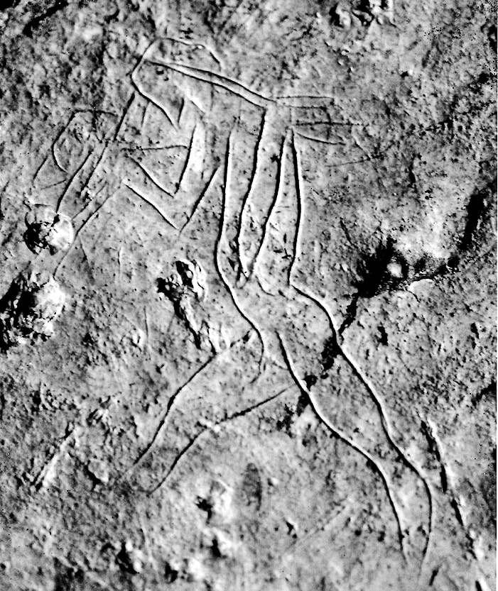 Figura humana cargando a otra persona sobre los hombros