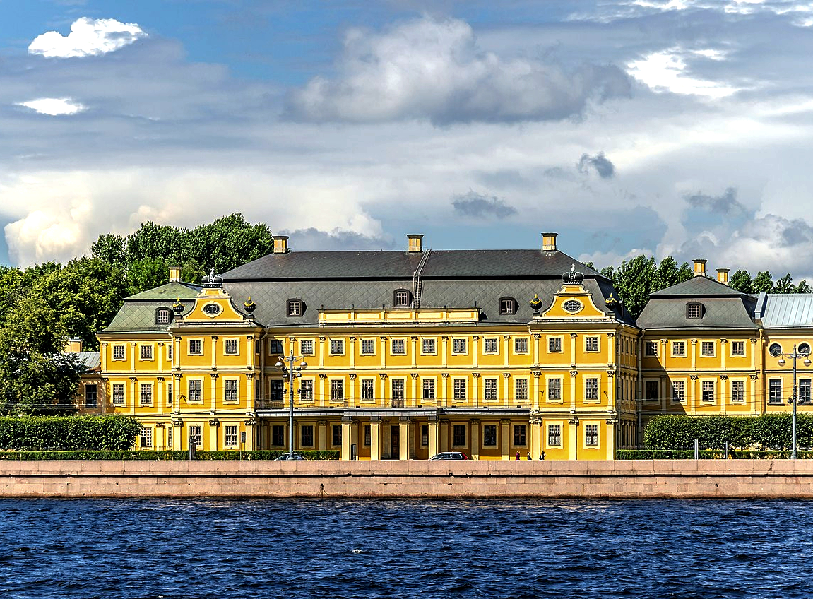 Vista do Palácio de Menchikov em São Petersburgo, hoje uma filial do Hermitage