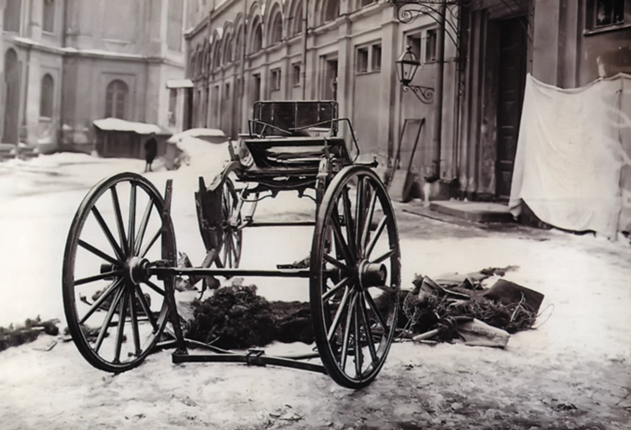 El carruaje tras la explosión