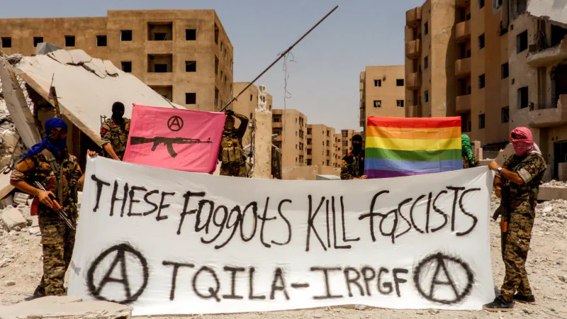 सीरिया में ISIS के खिलाफ युद्ध के दौरान LGBT सैन्य दस्ते TQILA की कहानी और उससे जुड़ा विवाद